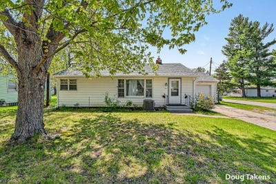 /international/us/527-w-ellis-street-belding-mi-110107822859/