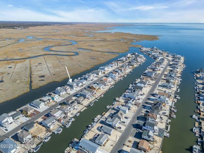 /international/us/385-kingfisher-road-tuckerton-nj-110109476882/