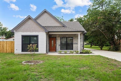 /international/us/129-south-grace-street-crockett-tx-110092560728/
