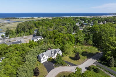 /international/us/84-ocean-heights-lane-ogunquit-me-110108363224/