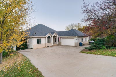 /international/us/726-4th-st-la-crescent-mn-110103361138/