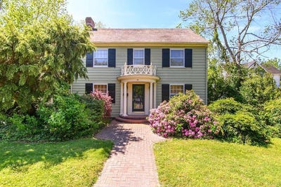 /international/us/86-market-st-onancock-va-110108447941/
