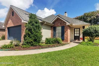 /international/us/406-quiet-meadows-drive-youngsville-la-110100985248/