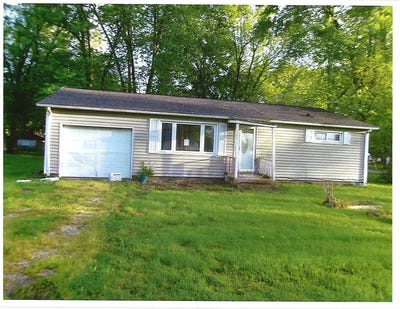 /international/us/304-w-douglas-street-new-douglas-il-110099644935/