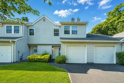 /international/us/908-sara-circle-port-jefferson-station-ny-110108603907/