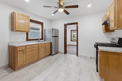 /international/us/3206-e-grange-ave-cudahy-wi-110107856564/