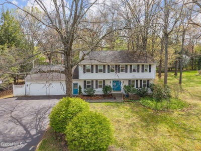 /international/us/34-axbridge-lane-delmar-ny-110107728864/