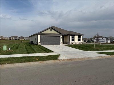 /international/us/713-bentley-drive-belton-mo-110100247415/