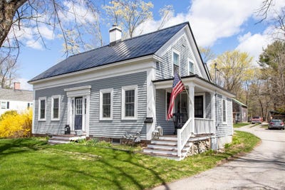 /international/us/33-exeter-road-hampton-nh-110107585718/
