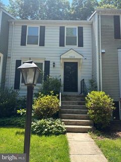 /international/us/11013-barton-hill-ct-reston-va-110108442416/