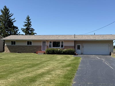 /international/us/457-e-center-road-essexville-mi-110108494753/