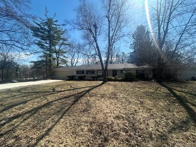 /international/us/5303-w-briarcliff-knoll-drive-west-bloomfield-twp-mi-110107871331/