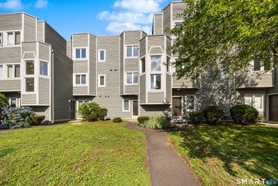 /international/us/1410-whitney-avenue-hamden-ct-110109137467/