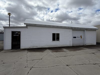 /international/us/611-main-street-brownsville-wi-110106676315/