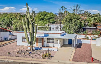 /international/us/400-s-vista-del-rio-green-valley-az-110120497366/