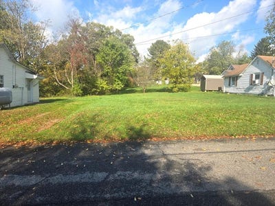 /international/us/e-ridge-street-lot-8-9-wytheville-va-110120720482/