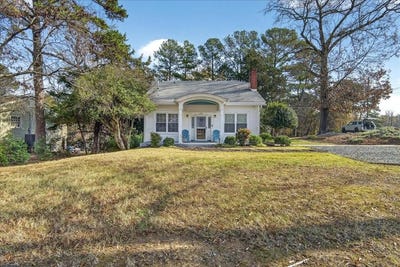 /international/us/139-college-street-clarksville-va-110103721736/