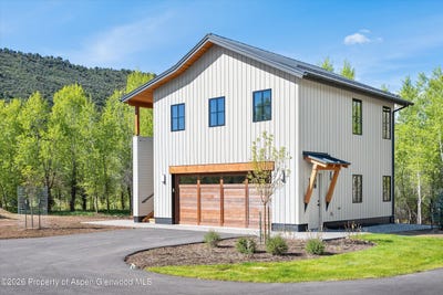 /international/us/30-saint-finnbar-farm-road-carbondale-co-110107963334/