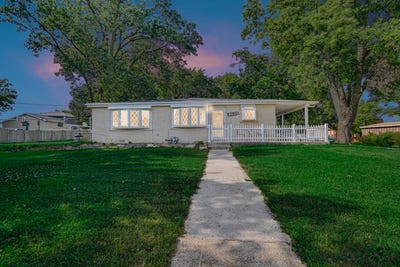 /international/us/8622-w-90th-place-hickory-hills-il-110108721237/