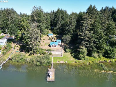 /international/us/83187-clear-lake-rd-florence-or-110095085039/