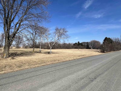 /international/us/8246-n-crystal-lake-road-beaver-dam-wi-110102447674/