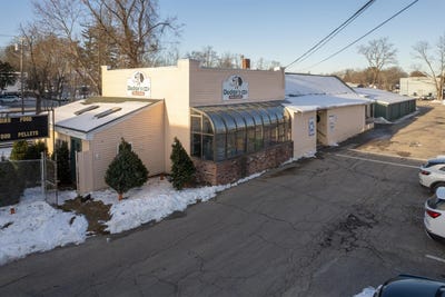/international/us/151-front-street-exeter-nh-110107786134/