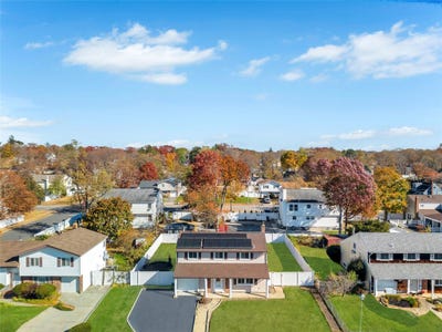 /international/us/141-root-avenue-central-islip-ny-110097687333/?lang=en