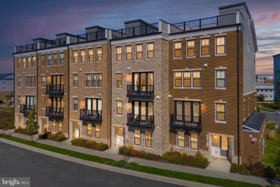 /international/us/42718-darala-drive-ashburn-va-110120425168/