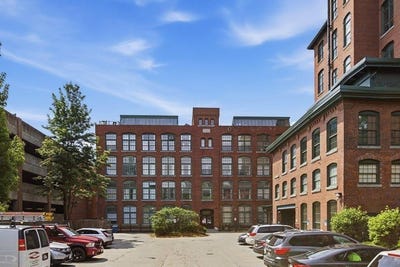 /international/us/200-market-lowell-ma-110108856569/