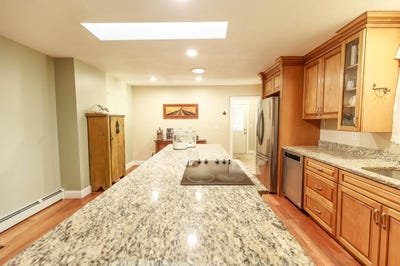 /international/us/1322-main-street-dublin-nh-110105037054/