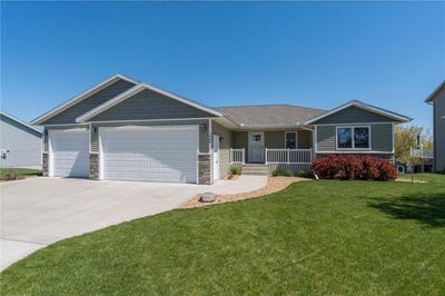 /international/us/1906-rock-ridge-lane-saint-peter-mn-110107938635/