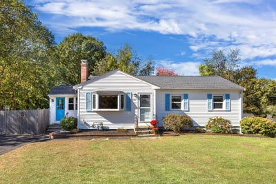 /international/us/590-pond-st-franklin-ma-110120147411/