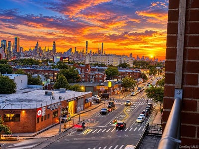 /international/us/60-11-broadway-woodside-ny-110110296266/