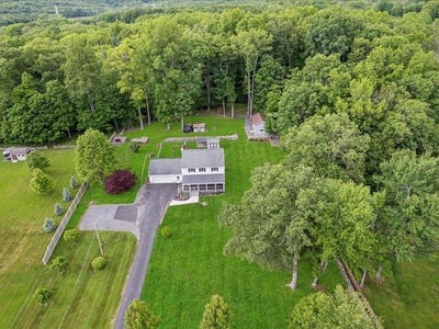/international/us/708-kirbytown-road-middletown-ny-110099966079/