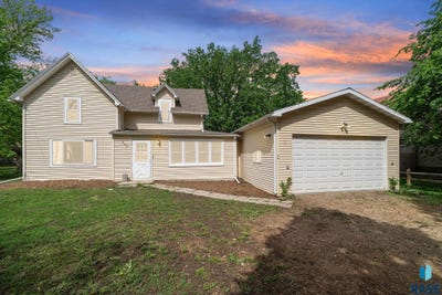 /international/us/803-s-park-blvd-hurley-sd-110108196919/