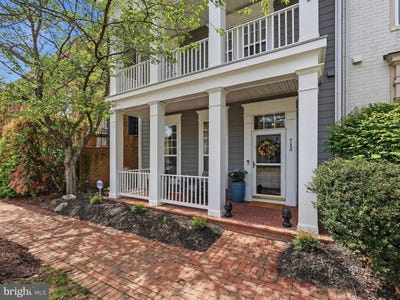 /international/us/713-belmont-bay-dr-woodbridge-va-110107231159/