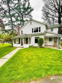 /international/us/2221-vestal-road-vestal-ny-110107956212/