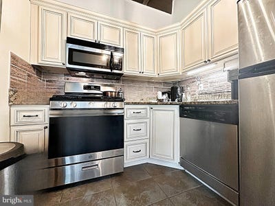 /international/us/7839-enola-street-mclean-va-110099990165/