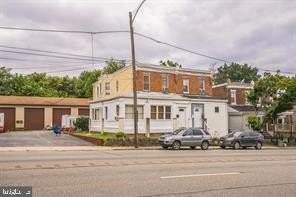 /international/us/82-84-chester-pike-darby-pa-110110076531/