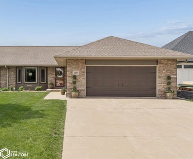 /international/us/1405-n-20th-street-clear-lake-ia-110108425326/