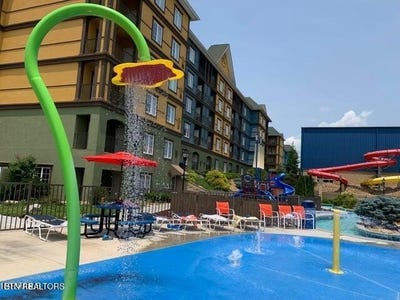 /international/us/225-collier-drive-sevierville-tn-110107396183/