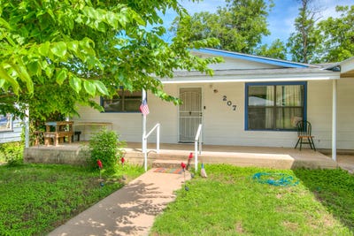 /international/us/207-hamilton-avenue-ballinger-tx-110108032352/