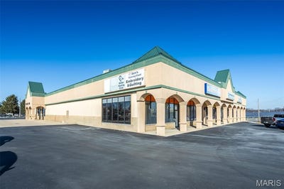 /international/us/92-northport-drive-alton-il-110104434811/