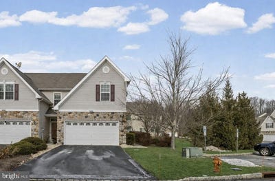 /international/us/246-brinley-drive-pennington-nj-110107842425/