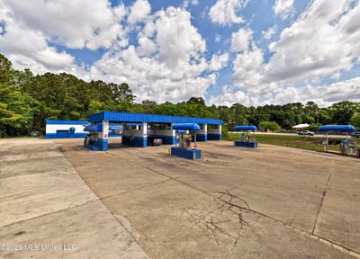 /international/us/3901-dolphin-drive-gautier-ms-110107628801/