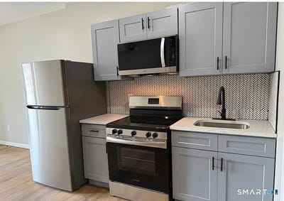 /international/us/61-field-street-waterbury-ct-110109189853/