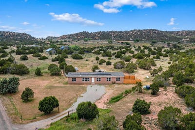 /international/us/17-ranchos-canoncito-santa-fe-nm-110101006243/?lang=de