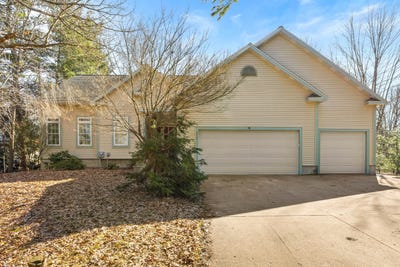 /international/us/3317-danglwood-court-muskegon-mi-110106814946/