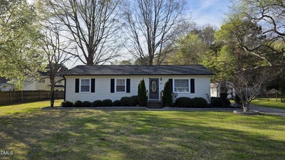 /international/us/1108-s-6th-street-lillington-nc-110106448226/