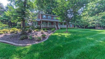 /international/us/1901-glenacre-court-kernersville-nc-110100268642/